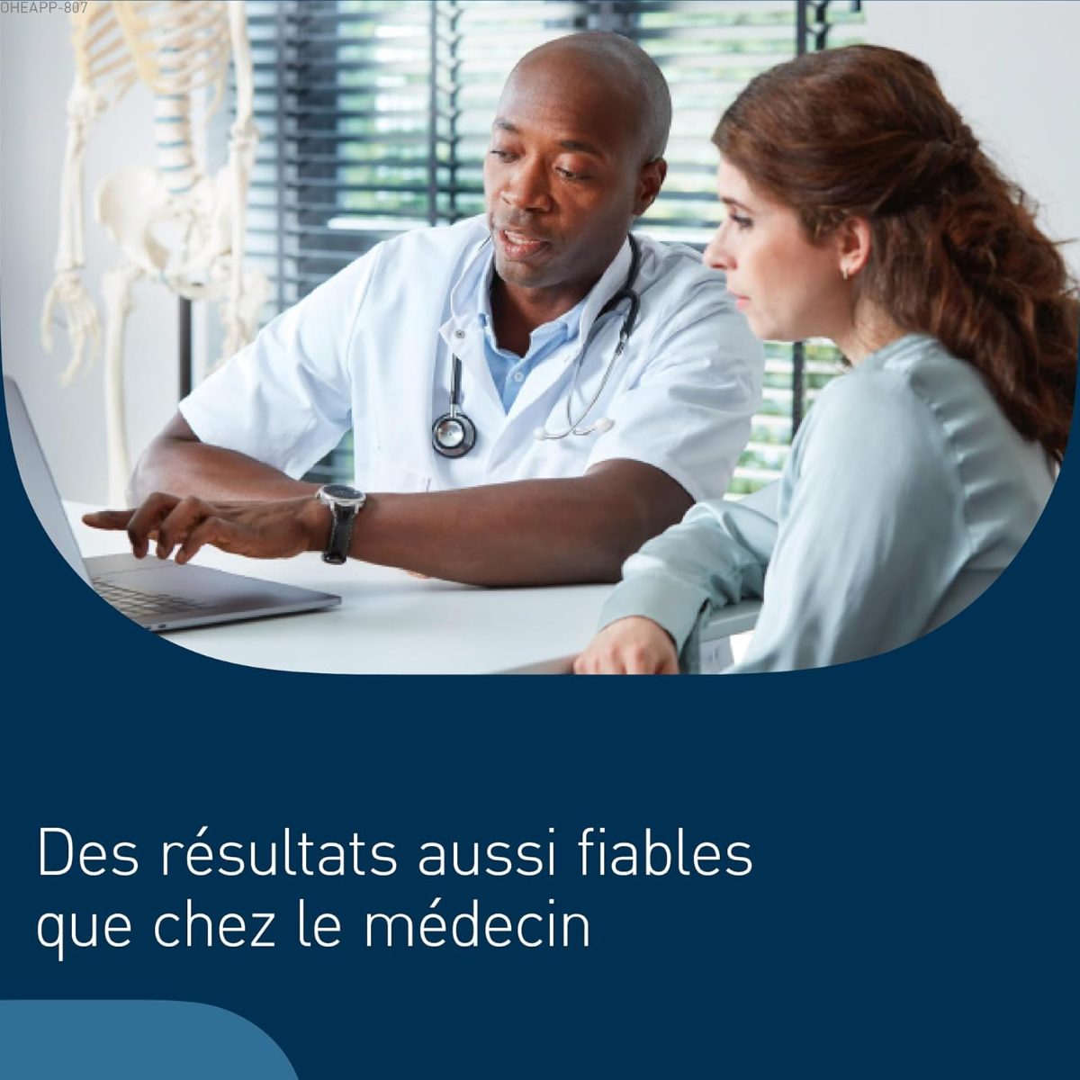 Consultation médicale illustrant la fiabilité des mesures du tensiomètre OMRON X2 Essential