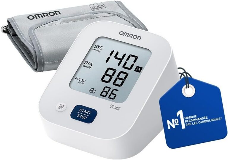 Tensiomètre de bras OMRON X2 Essential avec son brassard et écran affichant une mesure