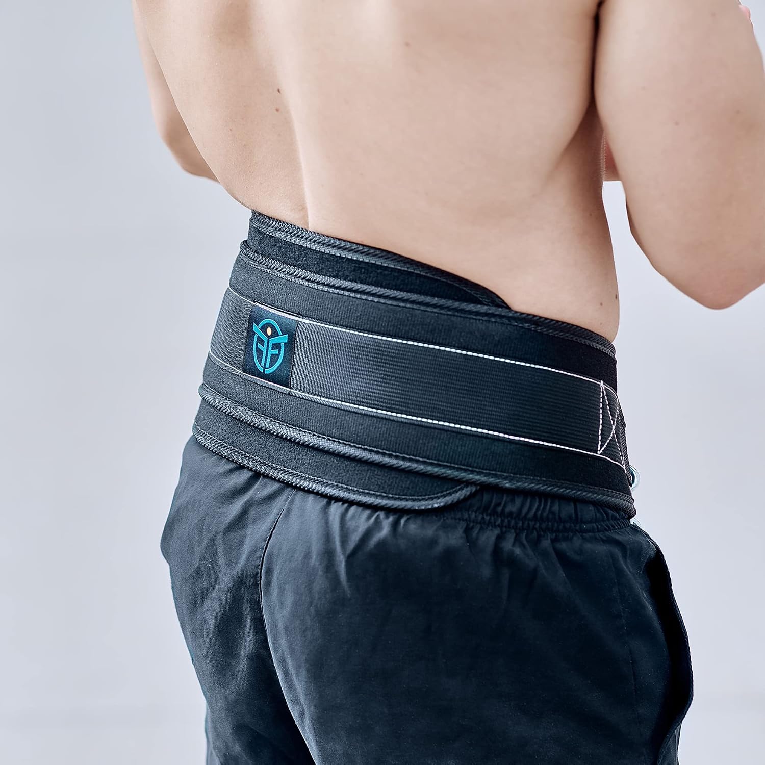 Dos large et rembourré de la ceinture lestée Eric Flag portée à la taille